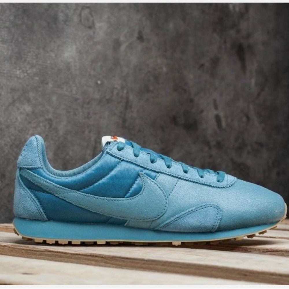 Montreal Racer Nike Sneaker